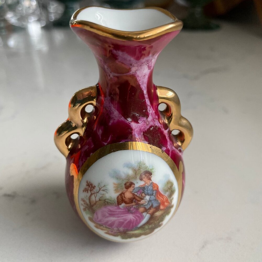 Vintage Limoges France Miniature Porcelaine Vase Gold Trim Romantic Scene Rare